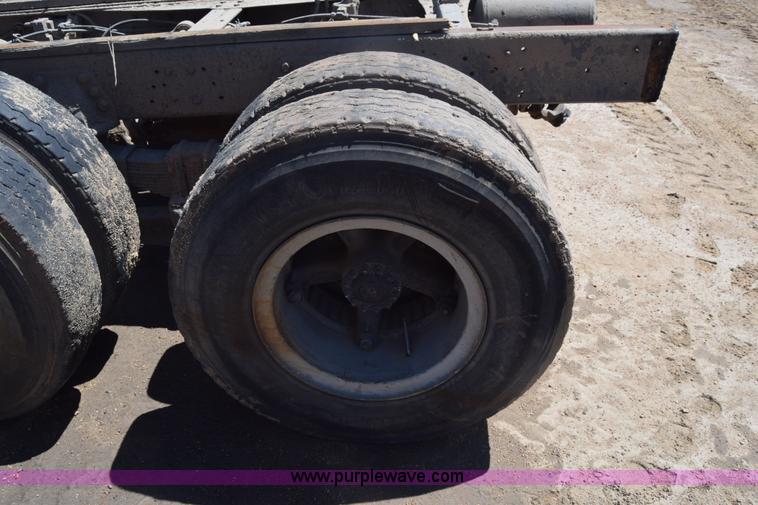 image for item AW9830 Semi truck rear end