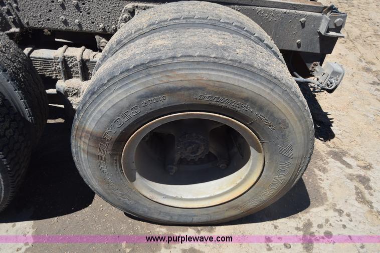 image for item AW9830 Semi truck rear end