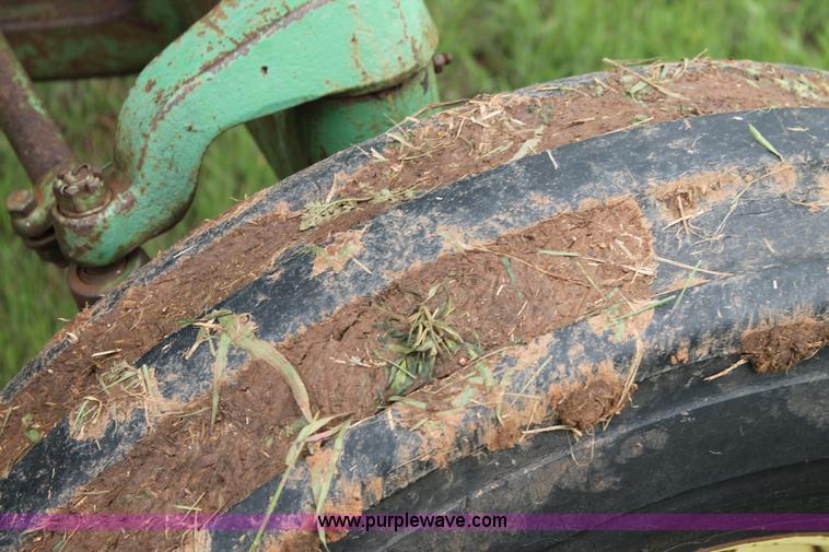 image for item BZ9086 John Deere 3010 tractor