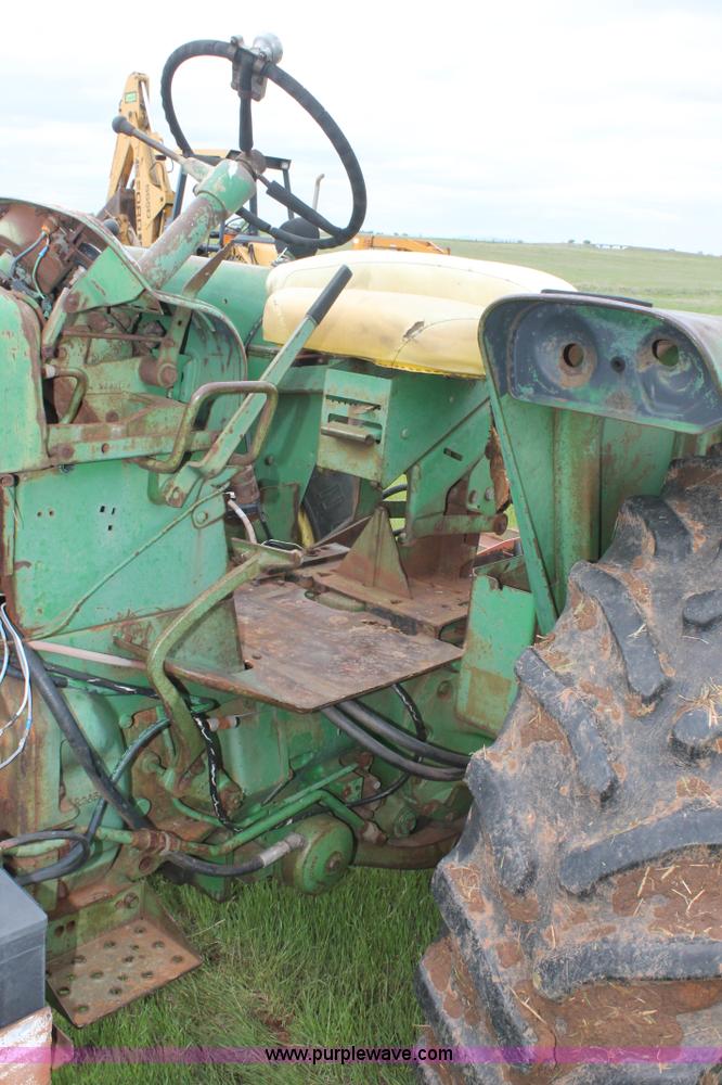 image for item BZ9086 John Deere 3010 tractor