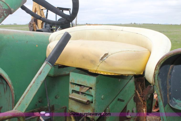 image for item BZ9086 John Deere 3010 tractor