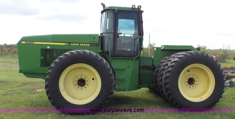 image for item BZ9091 1990 John Deere 8960 4WD tractor