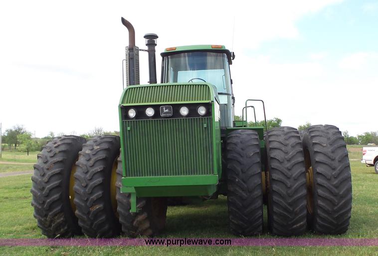 image for item BZ9091 1990 John Deere 8960 4WD tractor