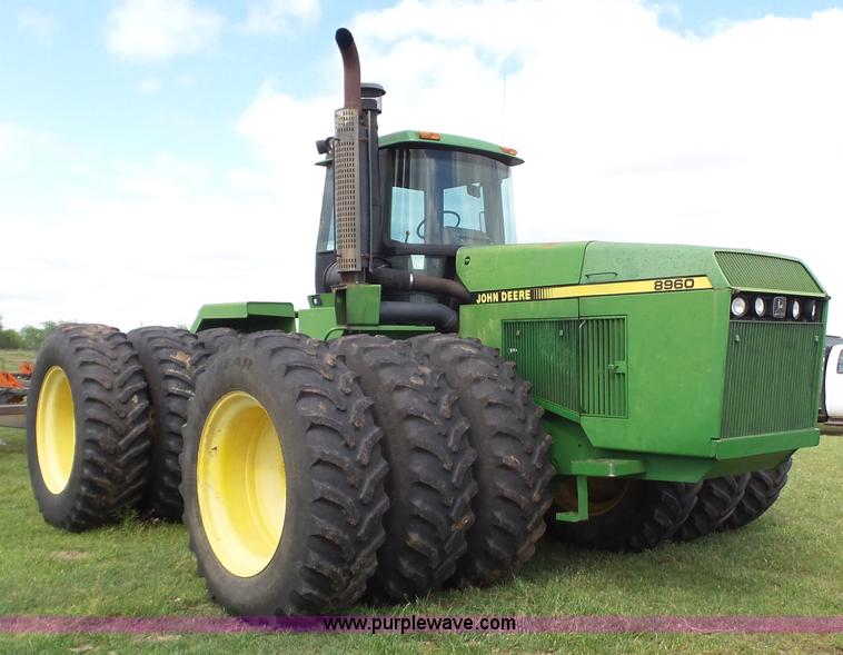 image for item BZ9091 1990 John Deere 8960 4WD tractor