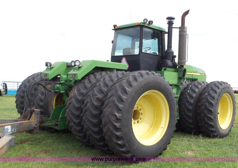 image for item BZ9091 1990 John Deere 8960 4WD tractor