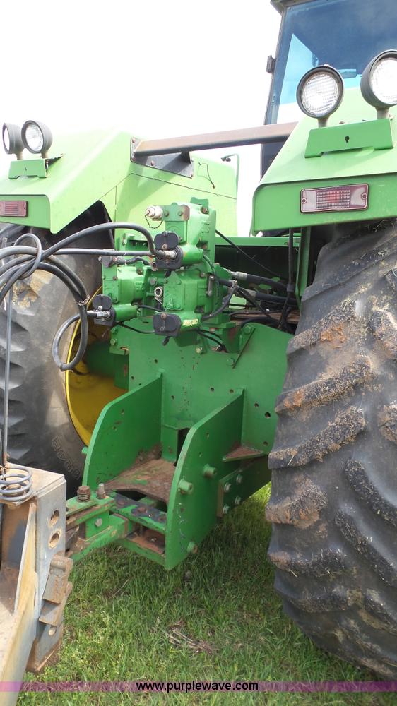 image for item BZ9091 1990 John Deere 8960 4WD tractor