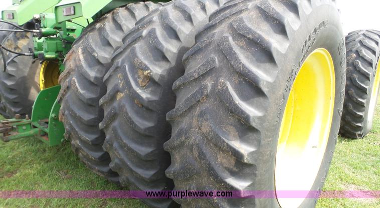 image for item BZ9091 1990 John Deere 8960 4WD tractor