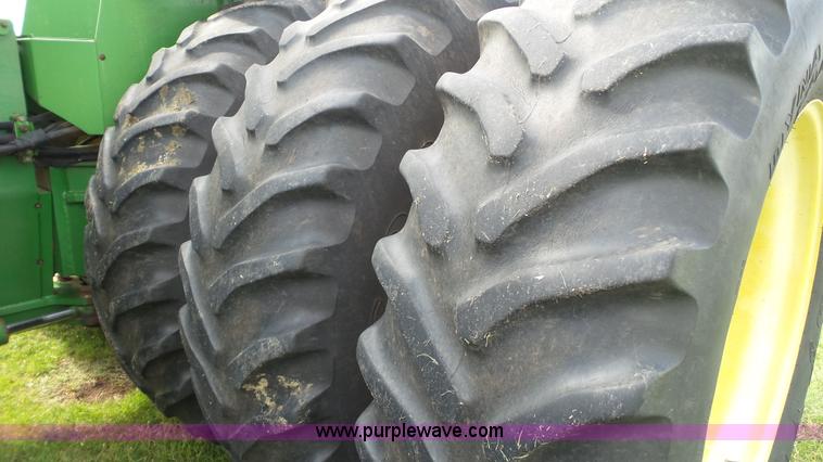 image for item BZ9091 1990 John Deere 8960 4WD tractor