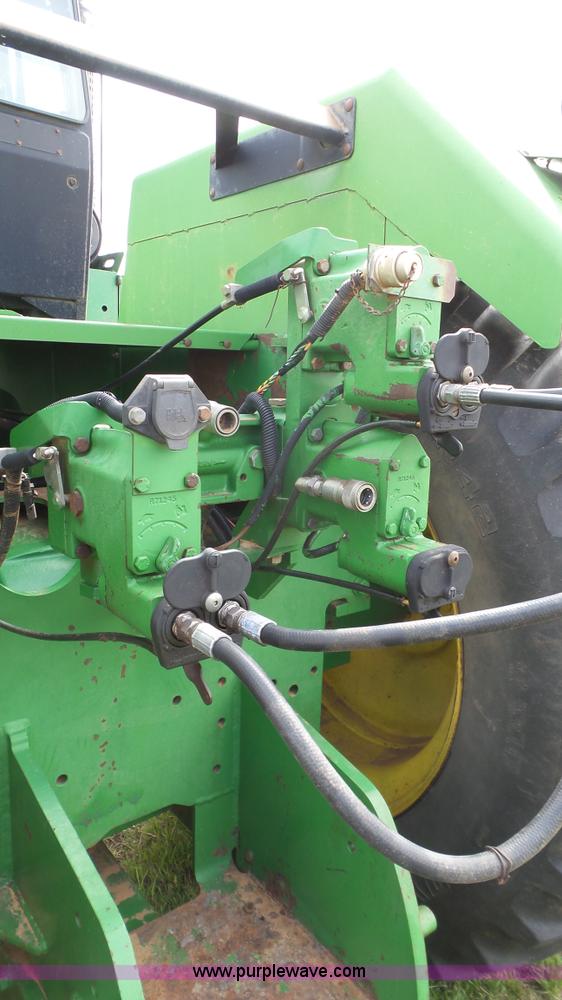 image for item BZ9091 1990 John Deere 8960 4WD tractor