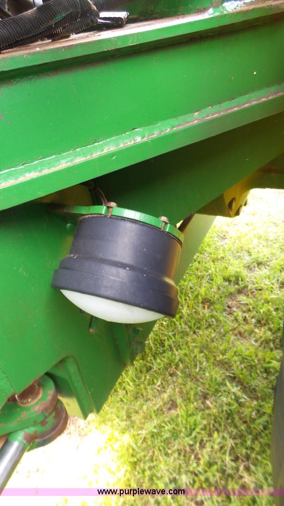 image for item BZ9091 1990 John Deere 8960 4WD tractor