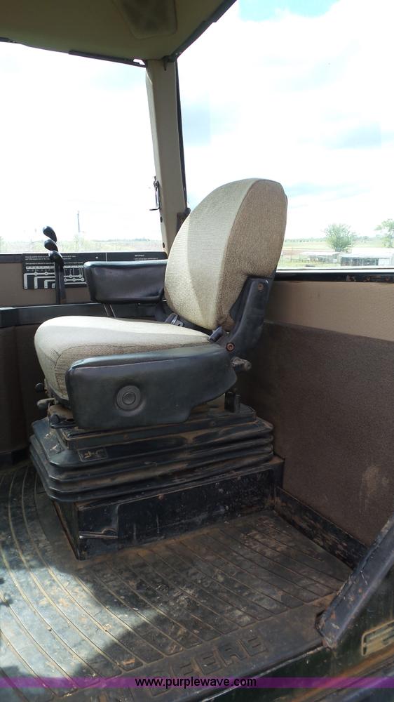 image for item BZ9091 1990 John Deere 8960 4WD tractor