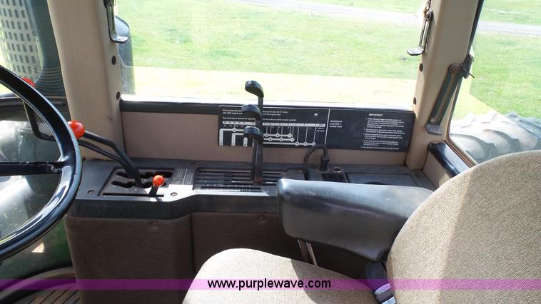 image for item BZ9091 1990 John Deere 8960 4WD tractor