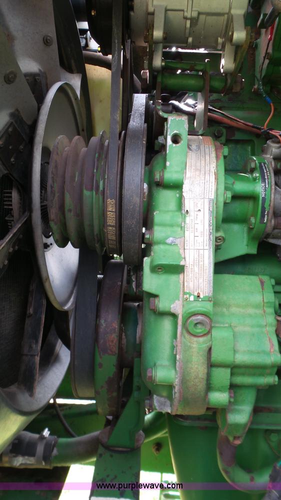 image for item BZ9091 1990 John Deere 8960 4WD tractor