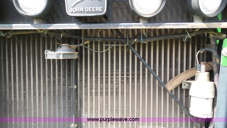 image for item BZ9091 1990 John Deere 8960 4WD tractor