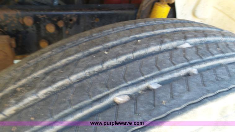 image for item BZ9092 1981 Mack R686ST yard truck