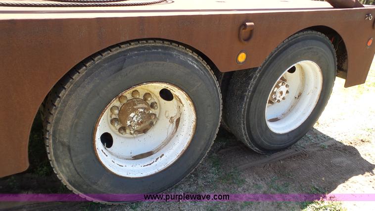 image for item BZ9092 1981 Mack R686ST yard truck