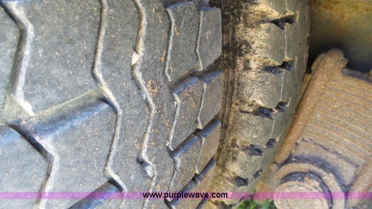 image for item BZ9092 1981 Mack R686ST yard truck