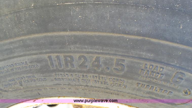 image for item BZ9092 1981 Mack R686ST yard truck