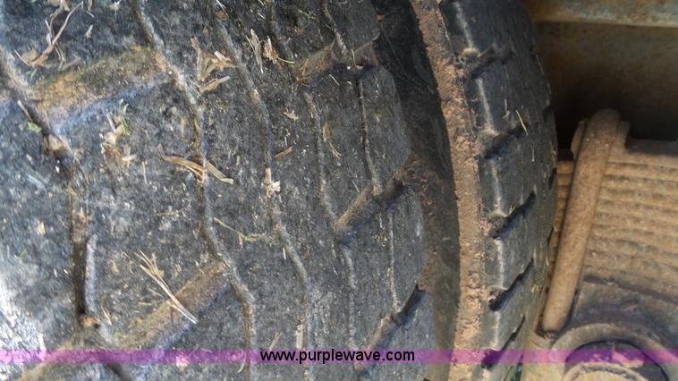 image for item BZ9092 1981 Mack R686ST yard truck