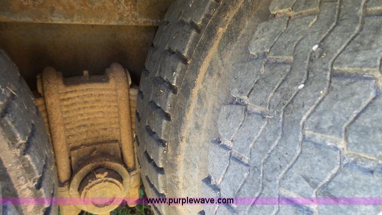 image for item BZ9092 1981 Mack R686ST yard truck