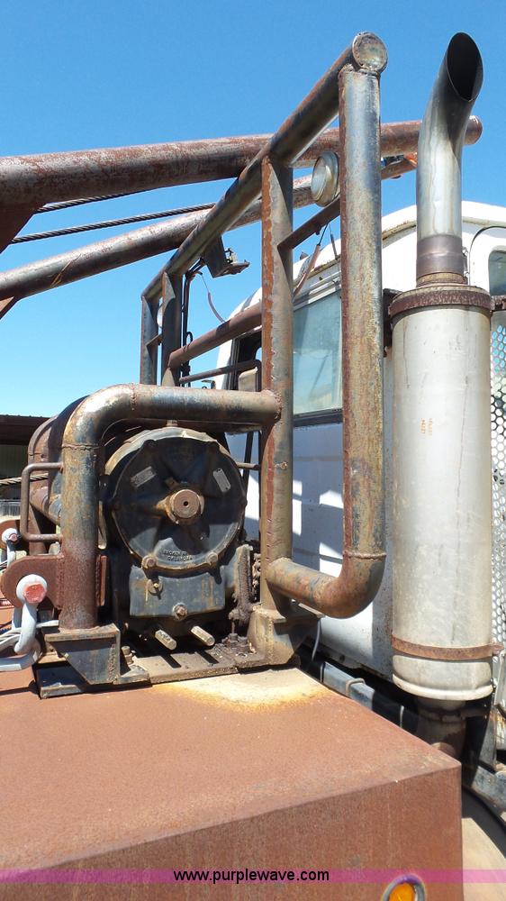 image for item BZ9092 1981 Mack R686ST yard truck