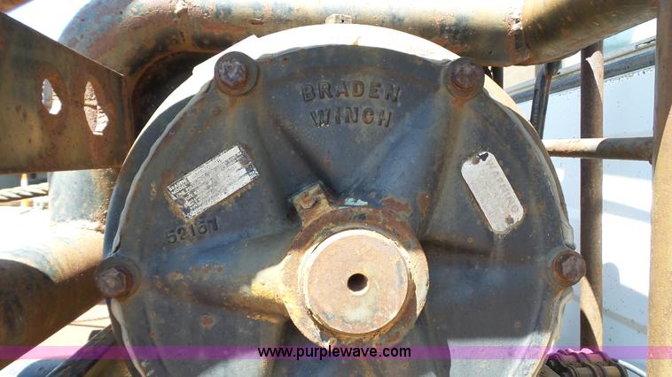 image for item BZ9092 1981 Mack R686ST yard truck