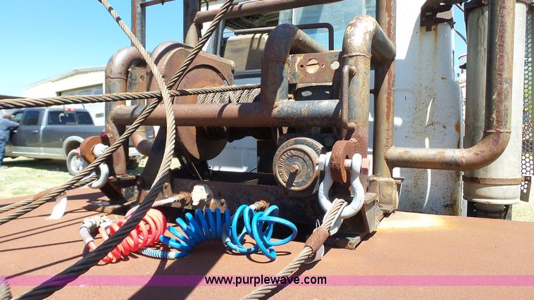 image for item BZ9092 1981 Mack R686ST yard truck