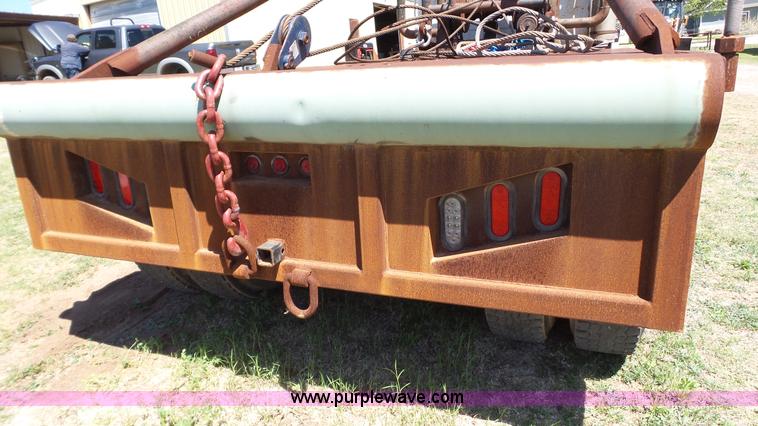 image for item BZ9092 1981 Mack R686ST yard truck