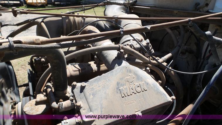 image for item BZ9092 1981 Mack R686ST yard truck