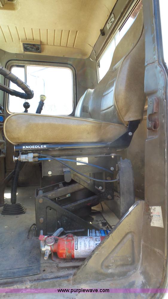 image for item BZ9092 1981 Mack R686ST yard truck