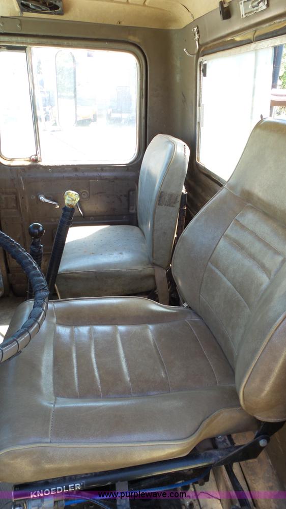 image for item BZ9092 1981 Mack R686ST yard truck