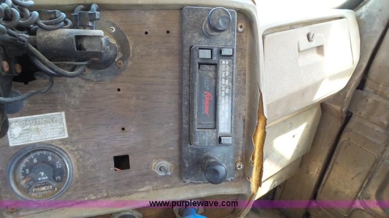 image for item BZ9092 1981 Mack R686ST yard truck