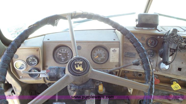 image for item BZ9092 1981 Mack R686ST yard truck