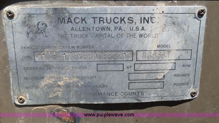 image for item BZ9092 1981 Mack R686ST yard truck