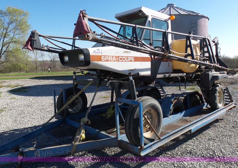 image for item G3747 SpraCoupe 220 self-propelled sprayer