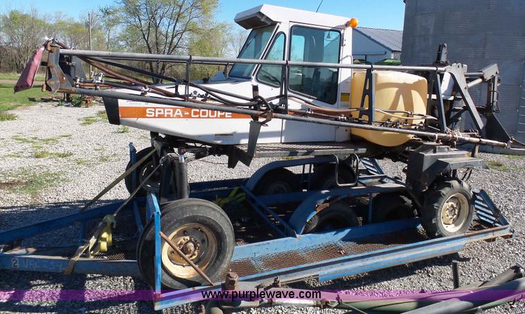 image for item G3747 SpraCoupe 220 self-propelled sprayer