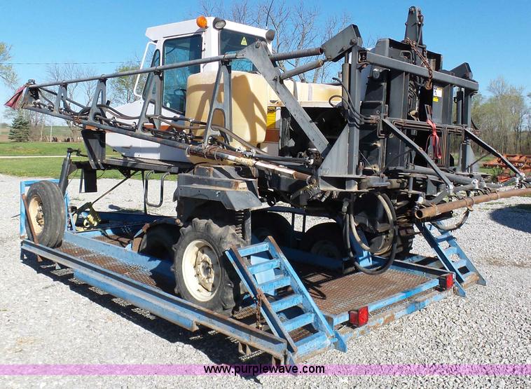 image for item G3747 SpraCoupe 220 self-propelled sprayer