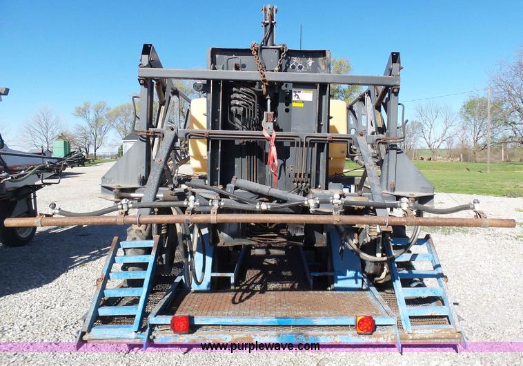 image for item G3747 SpraCoupe 220 self-propelled sprayer