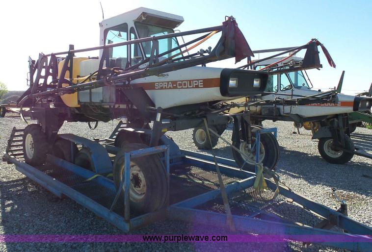 image for item G3747 SpraCoupe 220 self-propelled sprayer