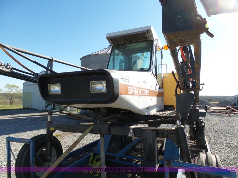 image for item G3747 SpraCoupe 220 self-propelled sprayer