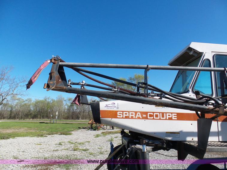 image for item G3747 SpraCoupe 220 self-propelled sprayer