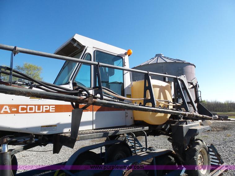 image for item G3747 SpraCoupe 220 self-propelled sprayer