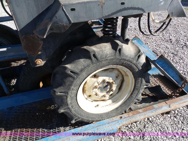 image for item G3747 SpraCoupe 220 self-propelled sprayer