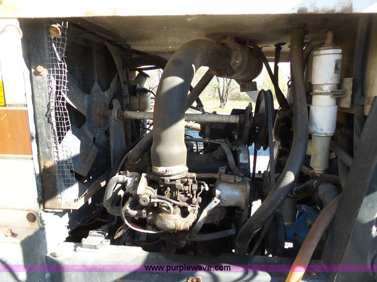 image for item G3747 SpraCoupe 220 self-propelled sprayer