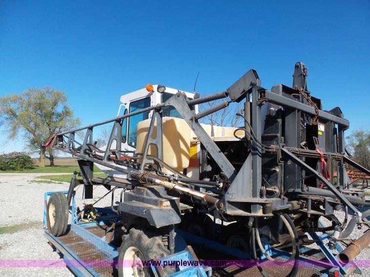 image for item G3747 SpraCoupe 220 self-propelled sprayer