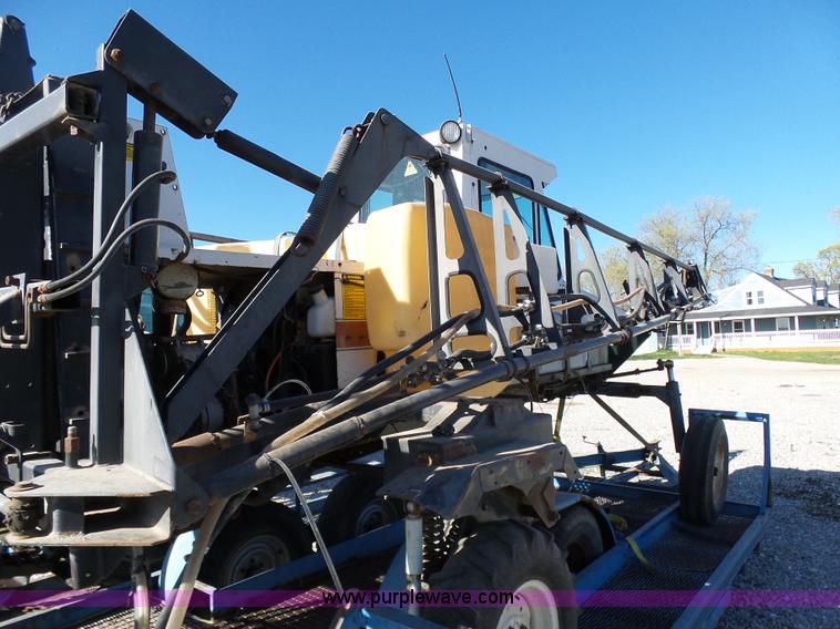 image for item G3747 SpraCoupe 220 self-propelled sprayer