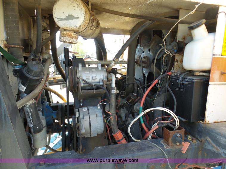 image for item G3747 SpraCoupe 220 self-propelled sprayer