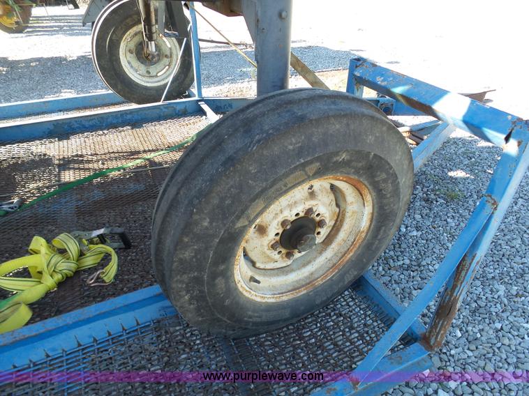 image for item G3747 SpraCoupe 220 self-propelled sprayer