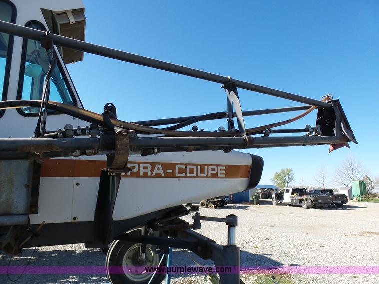 image for item G3747 SpraCoupe 220 self-propelled sprayer