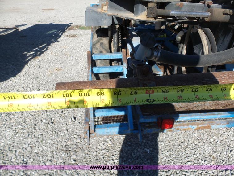 image for item G3747 SpraCoupe 220 self-propelled sprayer